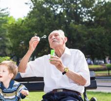 A nagyszülők a boldog gyermekkor kulcsa