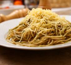 Zöldfűszeres spagetti