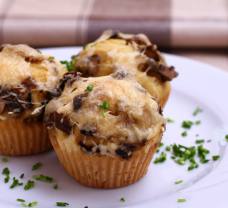 Sajtos-gombás muffin