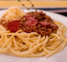 Bolognai spagetti kolbásszal